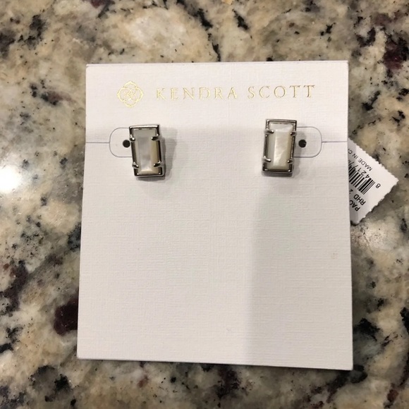 Kendra Scott Paola studs - Picture 3 of 5